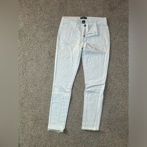 Generra Ladies/Junior white jeans size 9
